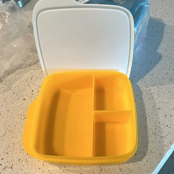Tupperware Lunch it Containers 2pc NWT - Picture 4 of 5